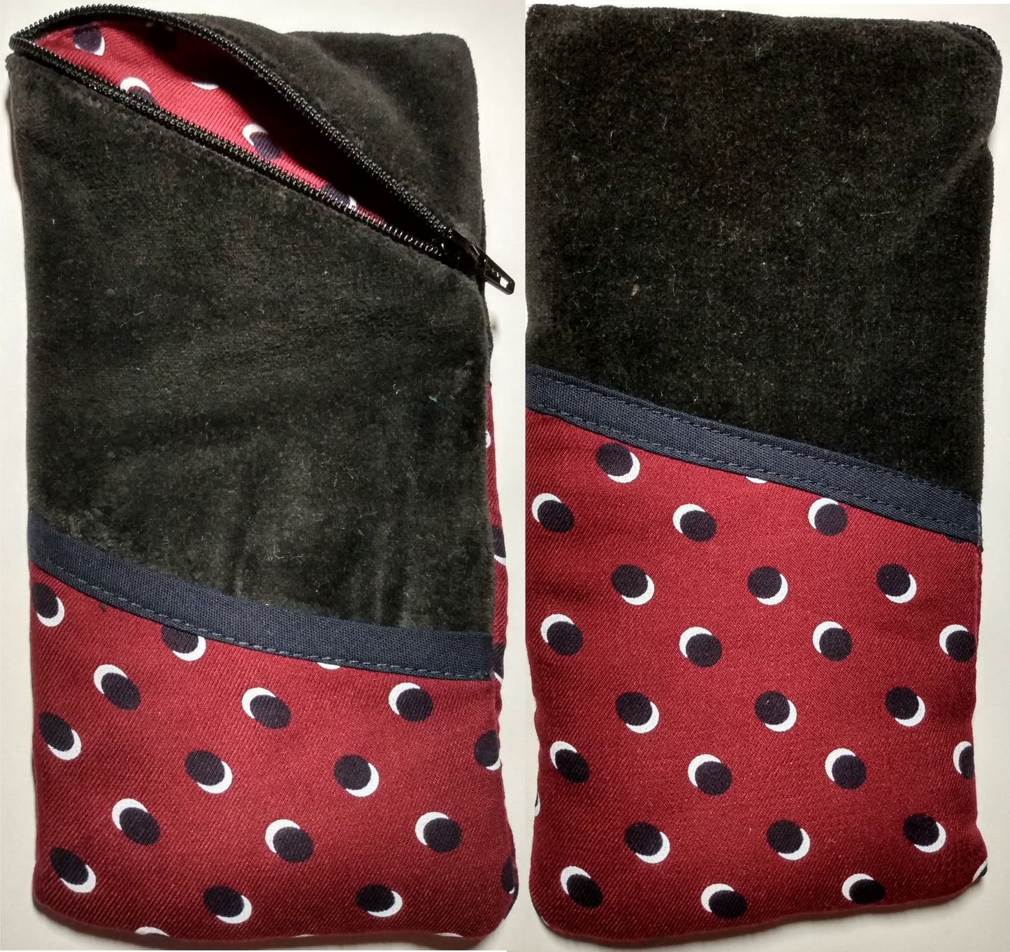 Étui à lunettes velours noir. Se ferme avec un zip noir. A l'extérieur, une poche bordeaux à pois noirs et blancs ouverte, surmontée d'un biais bleu marine est visible à l'avant, sur la moitié basse de l'étui. L'intérieur est comme la poche.