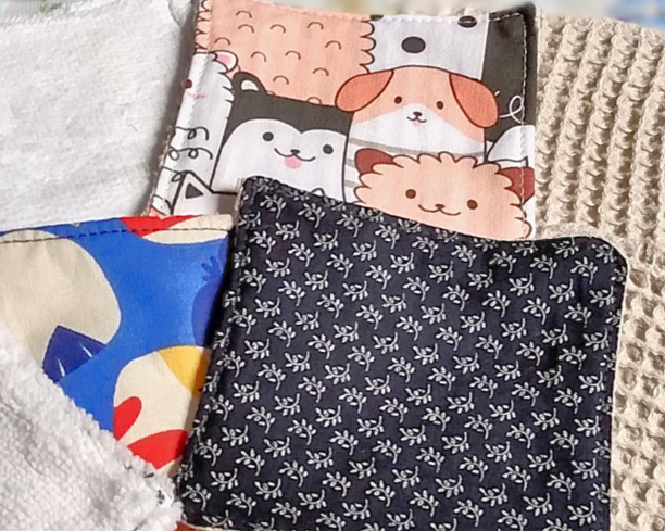 lingettes démaquillantes de différents motifs